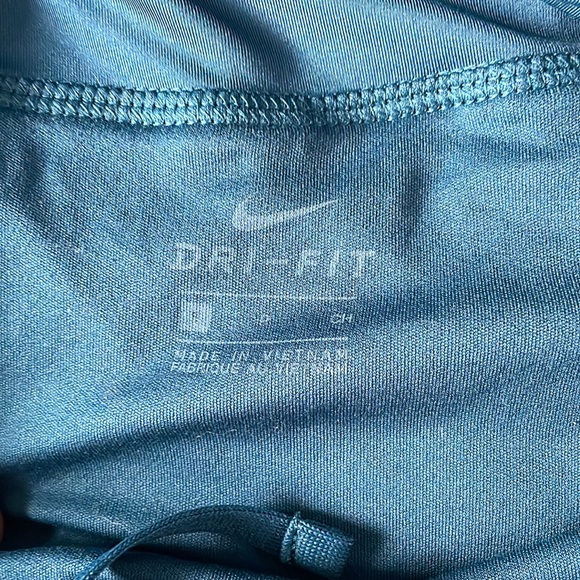 Blue Nike shorts - Picture 3 of 3